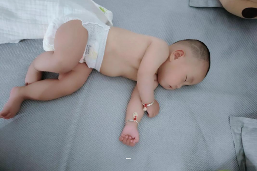 滁州宝宝胳膊上起红疙瘩